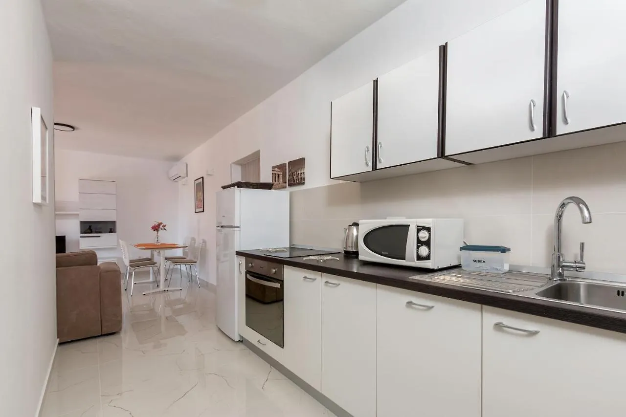 Apartments Marija 821 Pula Croatie