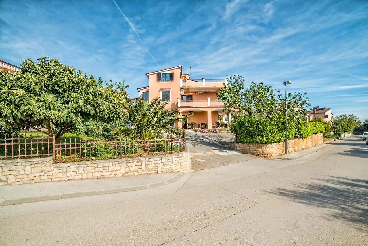 Apartments Marija 821 Pula 0*,