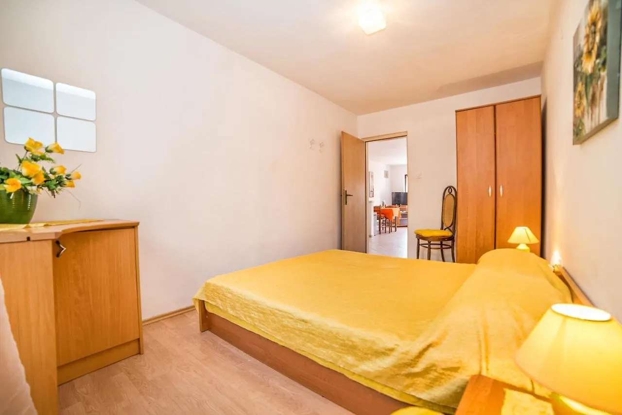 Apartments Marija 821 Pula